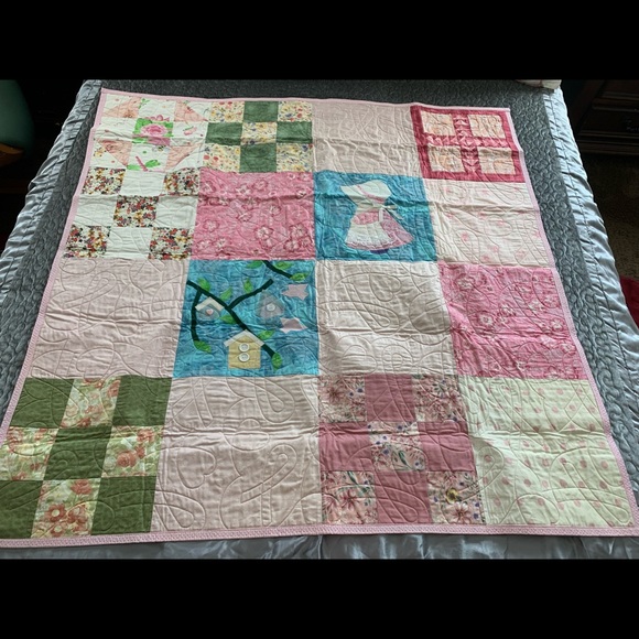 Vtg Sue quilt blanket 47”x47” - Picture 6 of 6